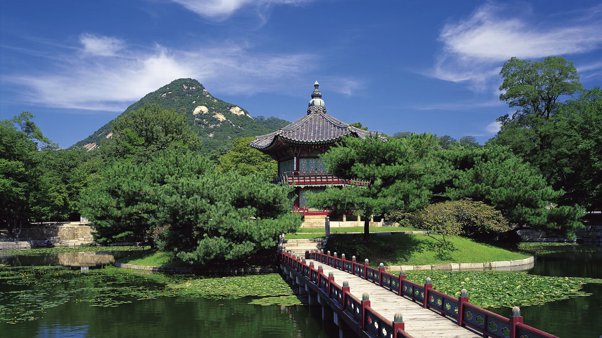 世界花样滑冰团体赛,中国队历史性闯入决赛,世界花样滑冰团体赛,中国队历史性闯入决赛的是谁